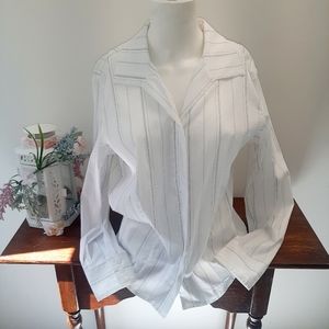 CHICO'S Button down blouse